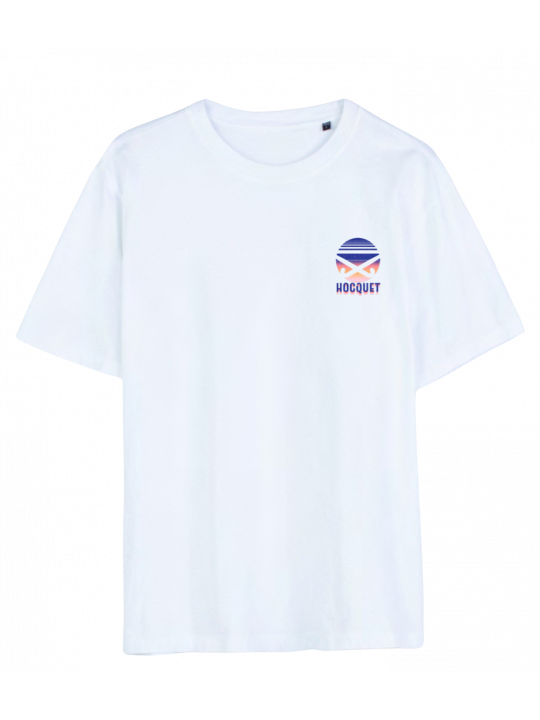 Unisex T-Shirt „Night“ aus weißer Baumwolle mit Retro-Hockey-Sunset-Print auf dem Rücken – Relaxed Fit von Hocquet Unisex T-Shirt „Night“ aus weißer Baumwolle mit Retro-Hockey-Sunset-Print auf dem Rücken – Relaxed Fit von Hocquet