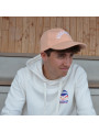 Crèmekleurige hoodie van biologisch katoen van HOCQUET met klein sunset hockey-logo op de borst. Crèmekleurige hoodie van biologisch katoen van HOCQUET met klein sunset hockey-logo op de borst.