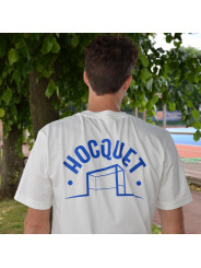 Cremefarbenes HOCQUET-T-Shirt mit großem Hockeytor-Motiv auf dem Rücken.